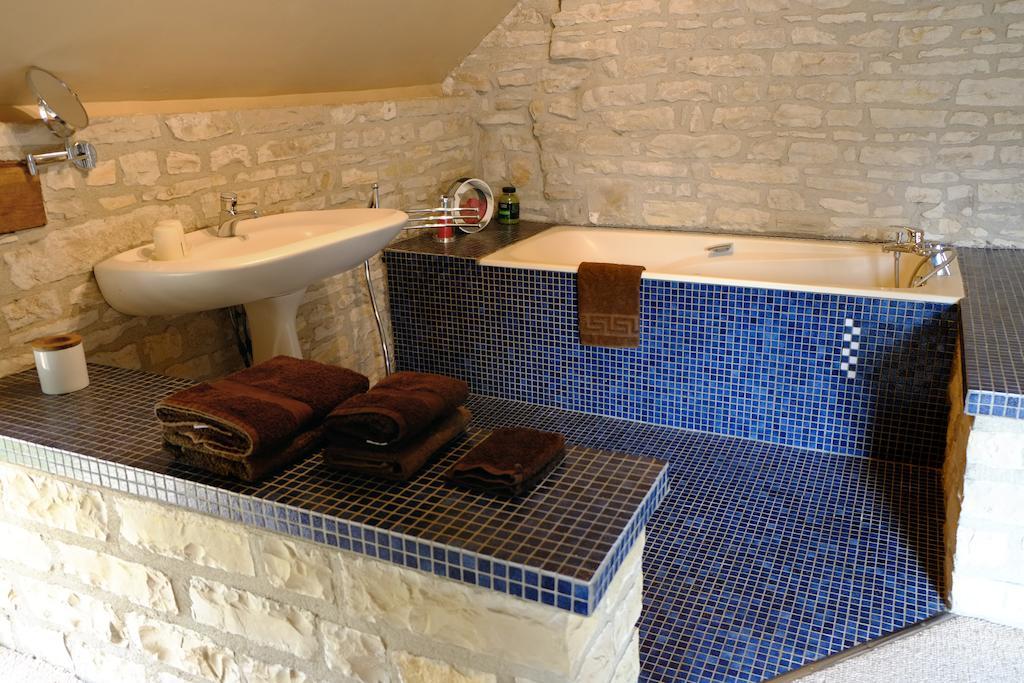 เช เซเวอรีน แอนด์ เอ็ดเวิร์ด Bed & Breakfast Sainte-Vertu ห้อง รูปภาพ